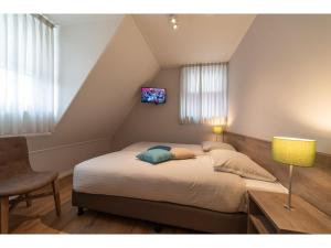 luxury 8-person Wellness villa with sauna and outdoor hot tub is unique