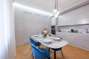 Elegant and Spacious Luxury Apartment in Bullona