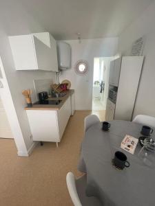 Appartements Studio Alienor -Poitiers Centre- 20Min Futuroscope : photos des chambres