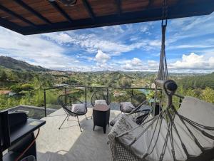 Cabaña con jacuzzi y vista al embalse - Ocasia