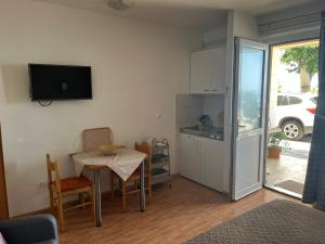 Apartments Nevenka i Josko