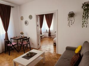 The Corner Loft - Cismigiu Garden