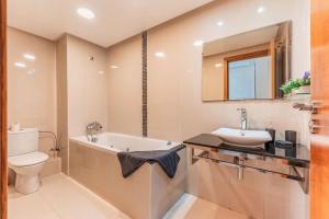 LEden - 2 BR - Beachfront & Pool - 3 beds