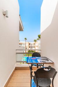 LEden - 2 BR - Beachfront & Pool - 3 beds