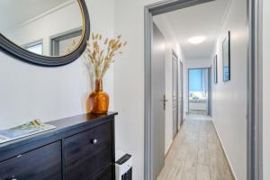 Appartements Large-Paris, CDG, Villepinte Expo, Disney, Asterix : Appartement - Vue sur Ville