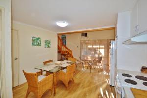 Palm Garden Apartment - KGA 17 Kalbarri, WA