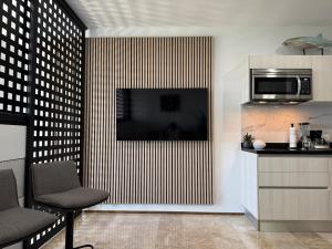 Romantic Ocean View 1BR,Fast WiFi & 2 min to Beach