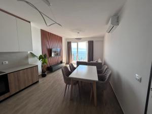 Nushi Apartments