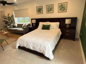 The Miami Tropic Suite - Private Stay with Free Parking in the Heart of Miami