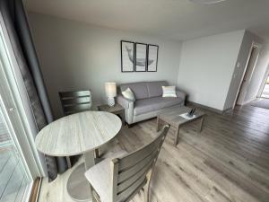 One Bedroom Suite with Deck room in Westshore Oceanfront
