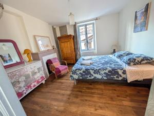 Maison Galice à Lusignan village médiéval - Base loisir gratuite- 30 min Futuroscope