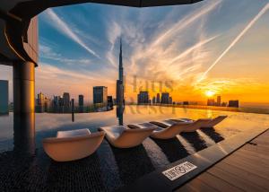 Paramount Midtown Hotel - Luxury Apartments & Infinity Pool with Burj Khalifa View