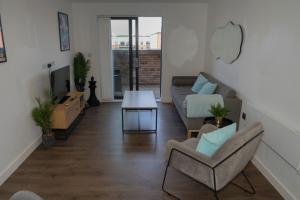 Luxury 2 Bed Penthouse Manchester Large Balcony