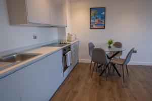 Luxury 2 Bed Penthouse Manchester Large Balcony