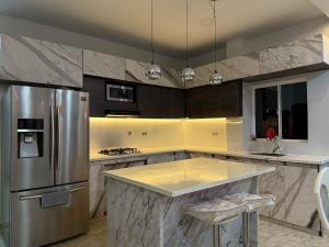 Villa de lujo con piscina, jacuzzi y vista maravillosa