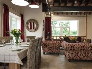 Haven View - Ukc2301