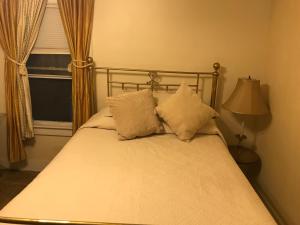 Room - Airport, Eastman Dental, UofR & Medical Ctr at Strong Hospital-Professionals Welcomed