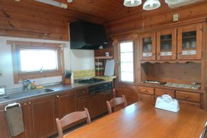 海まで車で3分!!木のぬくもりに癒されるログハウス,BBQ,サーフィン--Cute House Isumi--