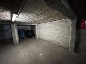 Appartement Climatisé avec Terrasse et Parking - FR-1-837-46