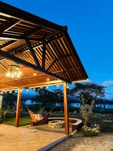 Casa en Boquete con gazebo, BBQ y fogata en el exterior - KAME HOUSE