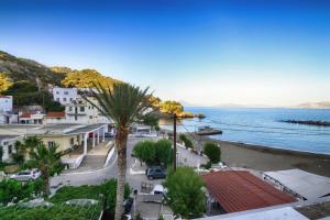 Melissa Rooms Ikaria Greece