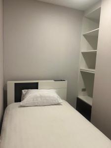 Bright & Stylish 2BR Apt Near Nimman #B605