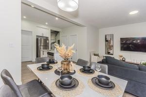 Escape in Style, River Cree, Netflix, Near WEM