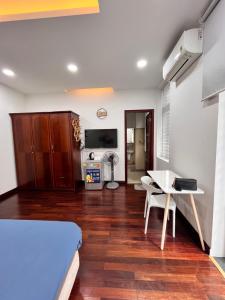Big Promo! Spacious Balcony Retreat in Thao Dien R01