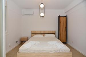 Athenian Riviera budget friendly 2 minutes to the beach tram