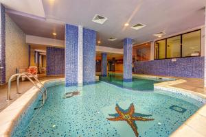 Complex Silver Hills