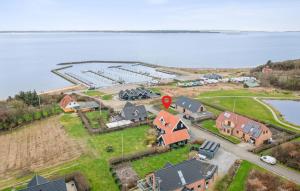 Amazing Home In Spøttrup