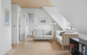 Amazing Home In Spøttrup