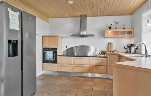 Amazing Home In Spøttrup