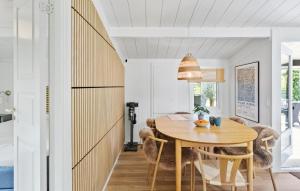 Stunning Home In Væggerløse With Wifi