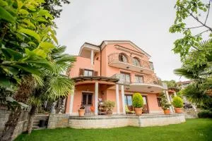 Apartments Leonarda - 波尔托罗