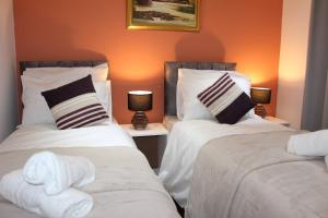 2-Bedroom Garden Apartment near West Norwood Station