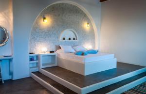 Eiriana Luxury Suites Milos Greece