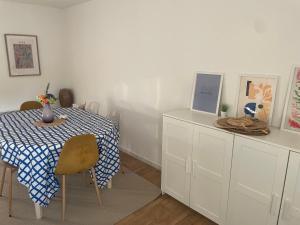 Maisons de vacances Maison au calme avec jardin proche tram : photos des chambres