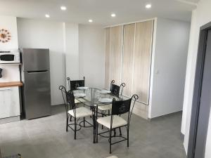 Appartements appartement T3 55m2 climatise, Port deToulon : photos des chambres