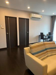 Bright & Stylish 2BR Apt Near Nimman #B703