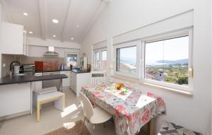 1 Bedroom Beautiful Apartment In Slatine 