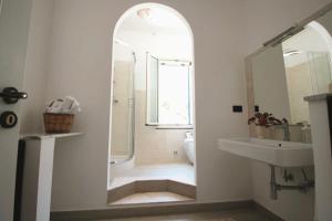 Dimora sicula a due passi dal mare con patio verde