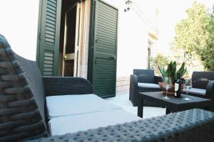 Dimora sicula a due passi dal mare con patio verde