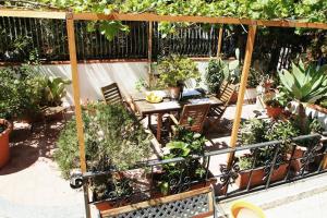 Dimora sicula a due passi dal mare con patio verde