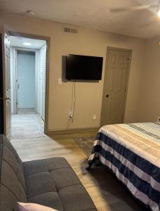 1 bed apartment walking distance to braves stadium