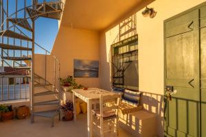 The Lookout in Mirsini - Roof Terrace - AC - WIFI