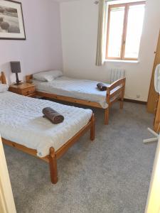 Appartements Millstone Gite 1, two bed apartment + shared pool : photos des chambres