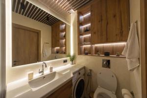 Bali Vibes in Georgia,Premium Studio with Forest View & Beach Access