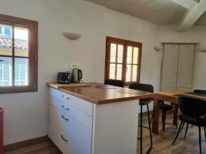 Appartements Centre ville - Triplex Les Cordeliers - 6 couchages -Air Conditionne : photos des chambres