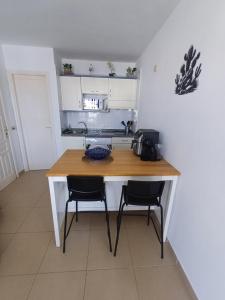 T2 RESIDENCE ATALAYA PUERTO DEL CARMEN LANZAROTE NOUVEAU appartement entièrement rénove